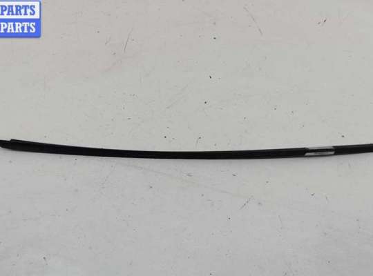 купить Молдинг лобового стекла на Volkswagen Passat B5+ (GP)