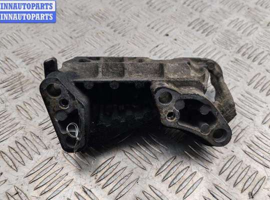 купить Кронштейн двигателя опорный на Ford Focus II (2004-2011)