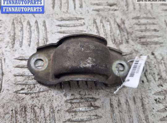 Крепление втулки стабилизатора переднего VG2358849 на Volkswagen Passat B5