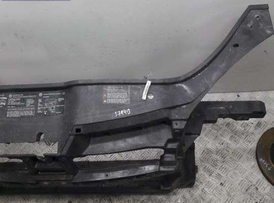 купить Рамка передняя (панель кузовная, телевизор) на Volkswagen Jetta (2005-2010)