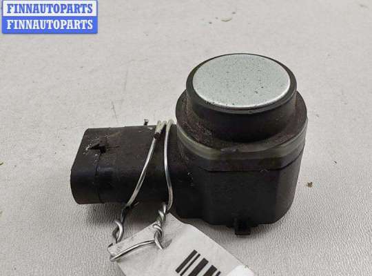 Датчик парковки (парктроник) передний VG2666835 на Volkswagen Golf-6