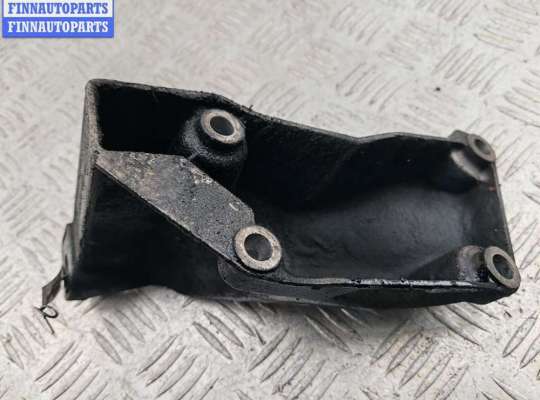 купить Кронштейн двигателя опорный на Volkswagen Passat B5+ (GP)