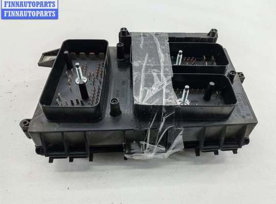 Блок предохранителей OP2388192 на Opel Zafira B (2004-2014)