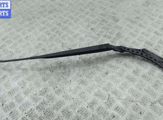 купить Щеткодержатель (поводок стеклоочистителя) передний на Renault Scenic II (2003-2009)