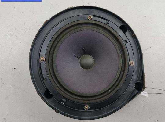 купить Динамик двери передней правой на Volkswagen Passat B4