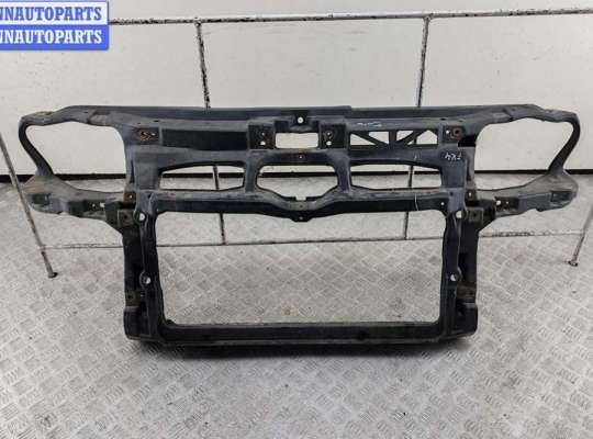 Рамка передняя (панель кузовная, телевизор) VG2727599 на Volkswagen Golf-4