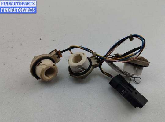 Купить Патрон лампы фонаря на Citroen C5 (2001-2008) Патрон лампы фонаря CT1127371 на Citroen C5 (2001-2008)