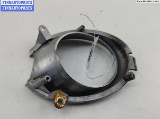 купить Рамка фары противотуманной правой на Mazda CX-7