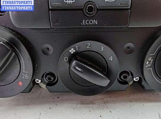 Блок управления печкой на Volkswagen Golf V (1K)