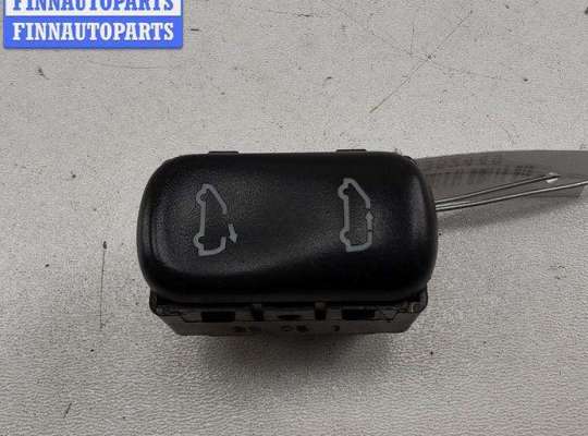 Кнопка люка MB1689431 на Mercedes Vito-1 W638 (1996-2003)