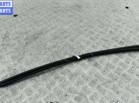 купить Молдинг лобового стекла на Volkswagen Passat B5+ (GP)