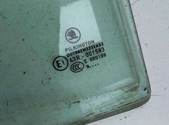 купить Стекло форточки двери задней правой на Skoda Fabia mk2 (5J)