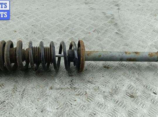 купить Стойка подвески задняя правая на Volkswagen Passat B4