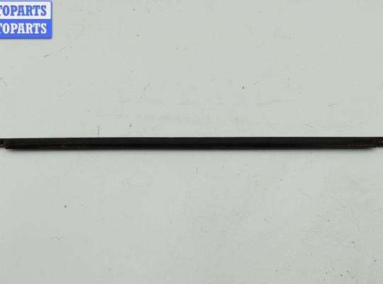 купить Молдинг стекла двери задней левой наружный на Volkswagen Passat B5