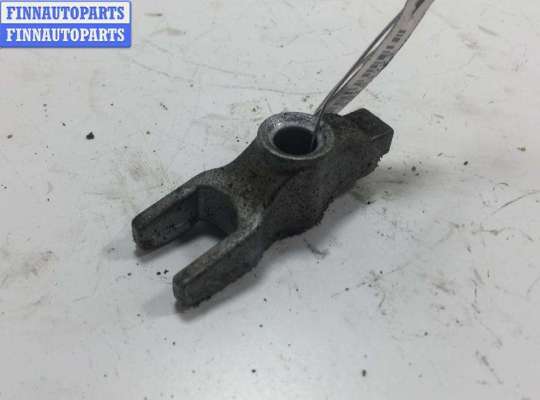 купить Скоба (кронштейн) крепления форсунки на Opel Zafira B (2004-2014)