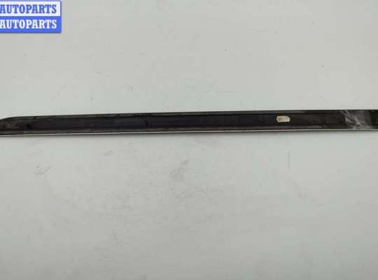 купить Молдинг двери задней правой на Volkswagen Touran