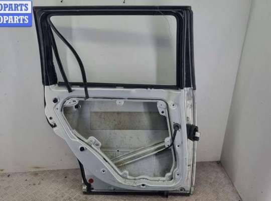 купить Дверь боковая задняя левая на Volkswagen Passat B5