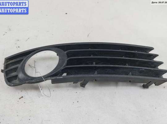 Рамка фары противотуманной правой AU1547653 на Audi A4 B6 (2001-2004)