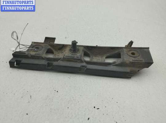 Кронштейн бампера переднего VG2667968 на Volkswagen Passat B6