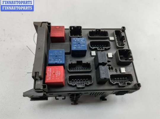 Блок предохранителей RN1567756 на Renault Laguna II (2001-2007)