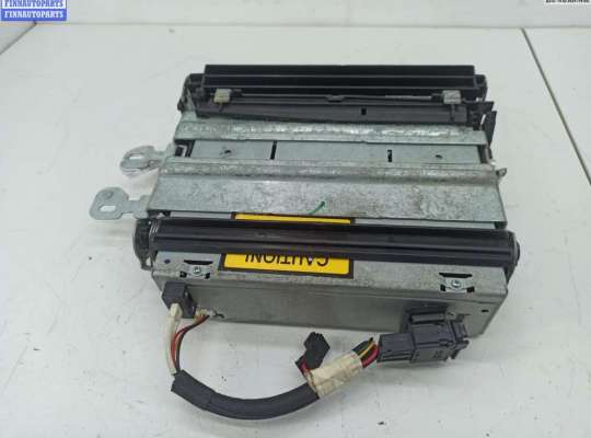 купить CD-чейнджер на Mercedes W164 (ML)
