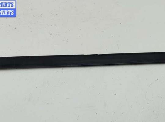 Молдинг двери передней левой AU1717793 на Audi A4 B6 (2001-2004)