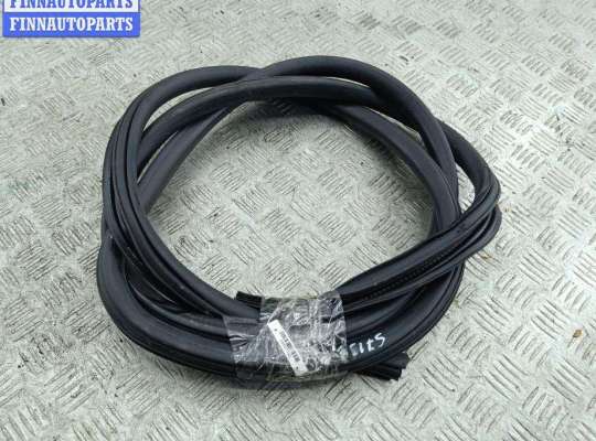 купить Уплотнитель двери передней левой на Skoda Octavia mk2 (A5 1Z) 2004-2013