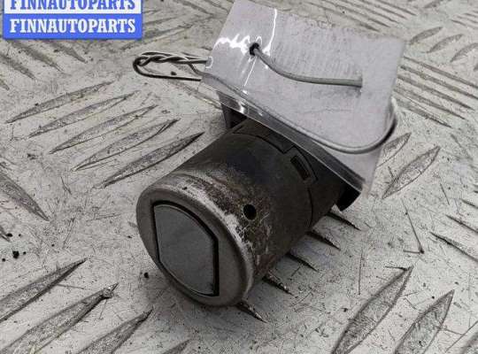 Купить Датчик парковки (парктроник) задний на Audi A4 B6 (2001-2004) Датчик парковки (парктроник) задний AU1752035 на Audi A4 B6 (2001-2004)