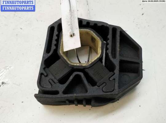 купить Кронштейн радиатора на Volkswagen Touran