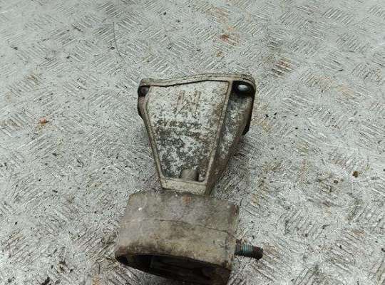 купить Кронштейн КПП опорный на Audi A6 C5 (1997-2005)