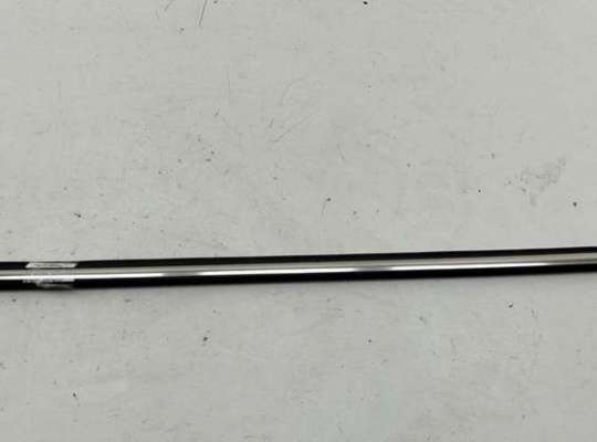 купить Молдинг стекла двери передней правой наружный на Opel Astra H (2004-2009)