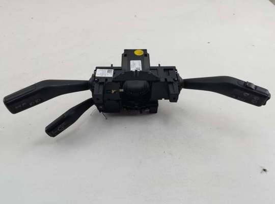 Переключатель подрулевой (стрекоза) VG2370722 на Volkswagen Passat B6