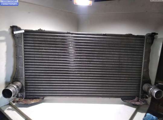 Радиатор интеркулера TT597420 на Toyota Auris
