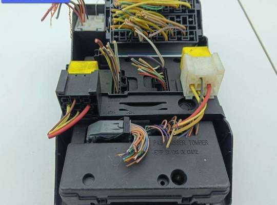 купить Блок предохранителей на Renault Scenic I (1996-2003)