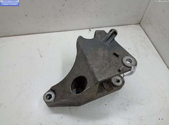 Кронштейн КПП опорный OP2200895 на Opel Vectra C (2002-2008)