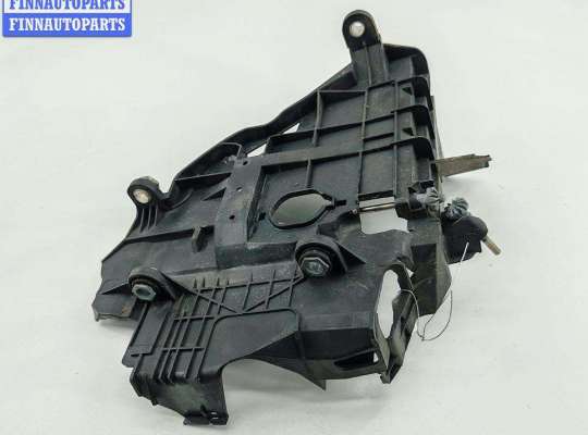 купить Крепление фары правой на Volkswagen Touareg