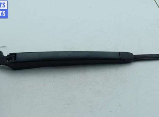 Щеткодержатель (поводок стеклоочистителя) задний VG2576977 на Volkswagen Passat B6