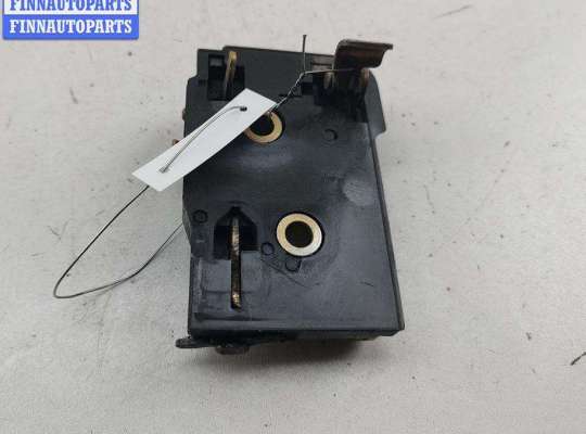 купить Замок двери задней левой на Volkswagen Passat B3