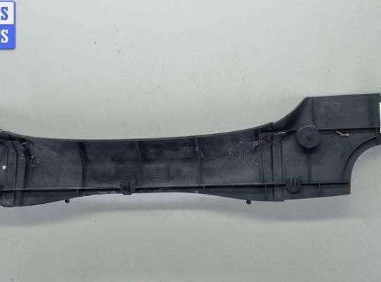 купить Накладка декоративная на двигатель на Volkswagen Touareg