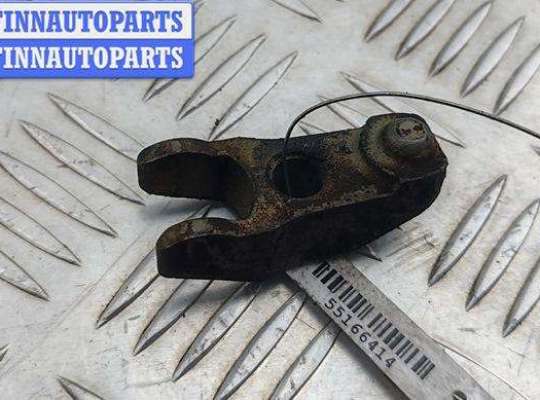 купить Скоба (кронштейн) крепления форсунки на Volkswagen Golf-4