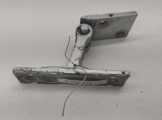 купить Петля двери передней правой на Audi A6 C4 (1994-1997)