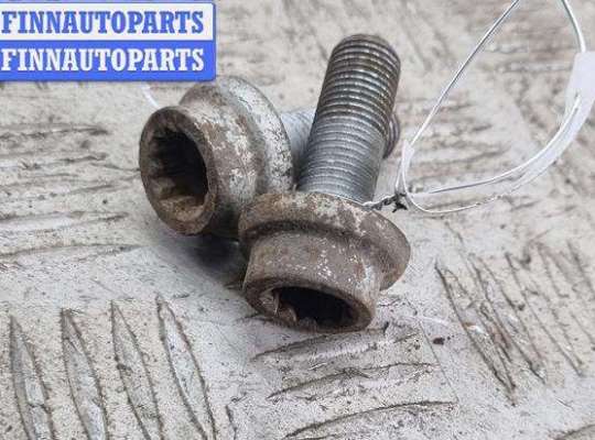 купить Болт крепления на Volkswagen Touareg