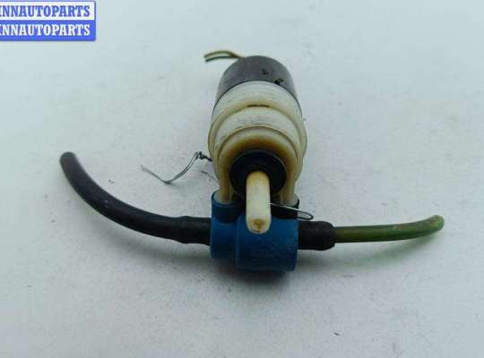 купить Насос (моторчик) омывателя стекла на Volkswagen Passat B4