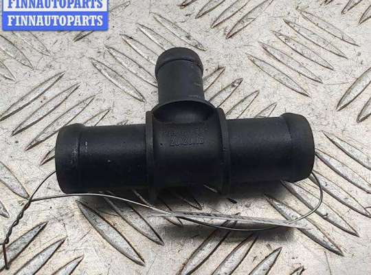 Фланец (тройник) системы охлаждения VG2561829 на Volkswagen Golf-4