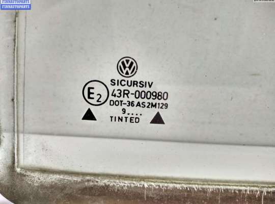Стекло (форточка) боковой двери на Volkswagen Golf IV (1J)