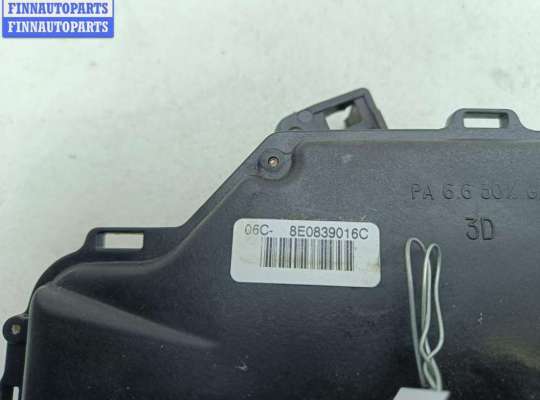 купить Замок двери задней левой на Audi A4 B6 (2001-2004)