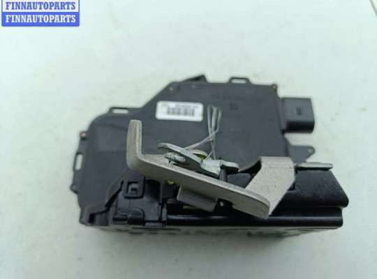 купить Замок двери задней левой на Audi A4 B6 (2001-2004)