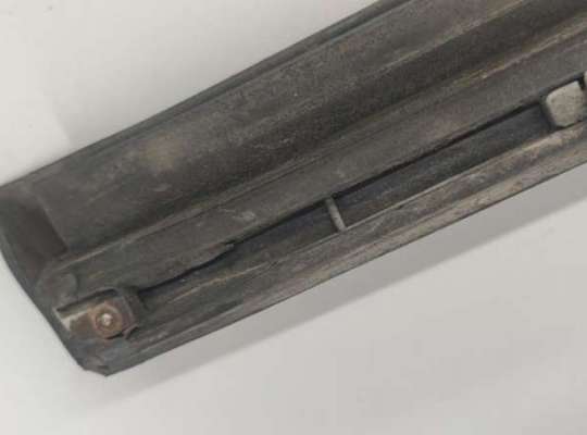 купить Молдинг двери передней правой на Audi A6 C5 (1997-2005)