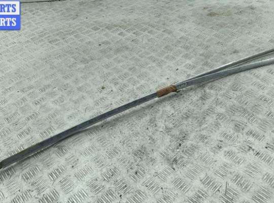 купить Молдинг двери передней левой на Volkswagen Passat B6