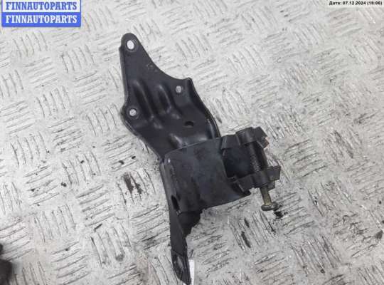 купить Кронштейн крепления на Volkswagen Passat B5